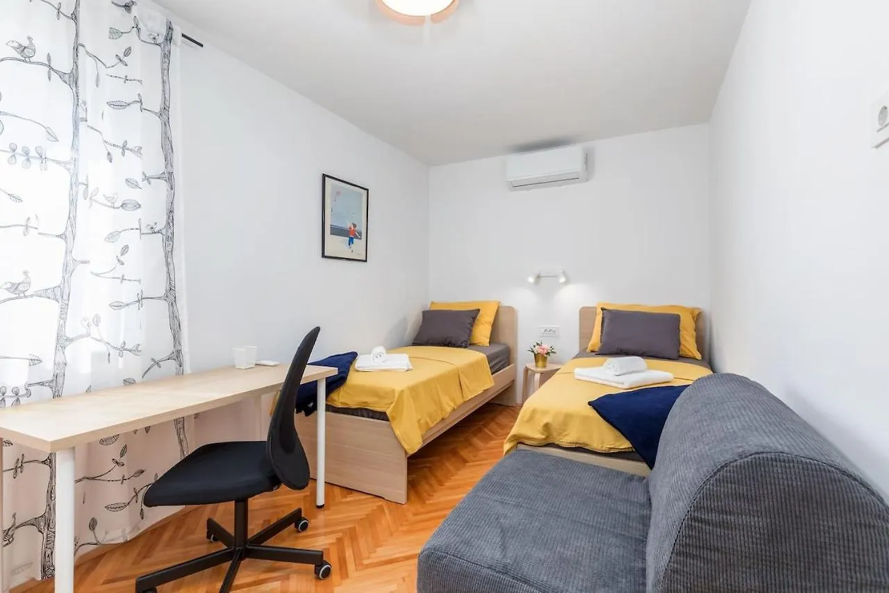 Sunny Aura Beach Apartment - Spacious And Bright, With Parking Pula Croacia