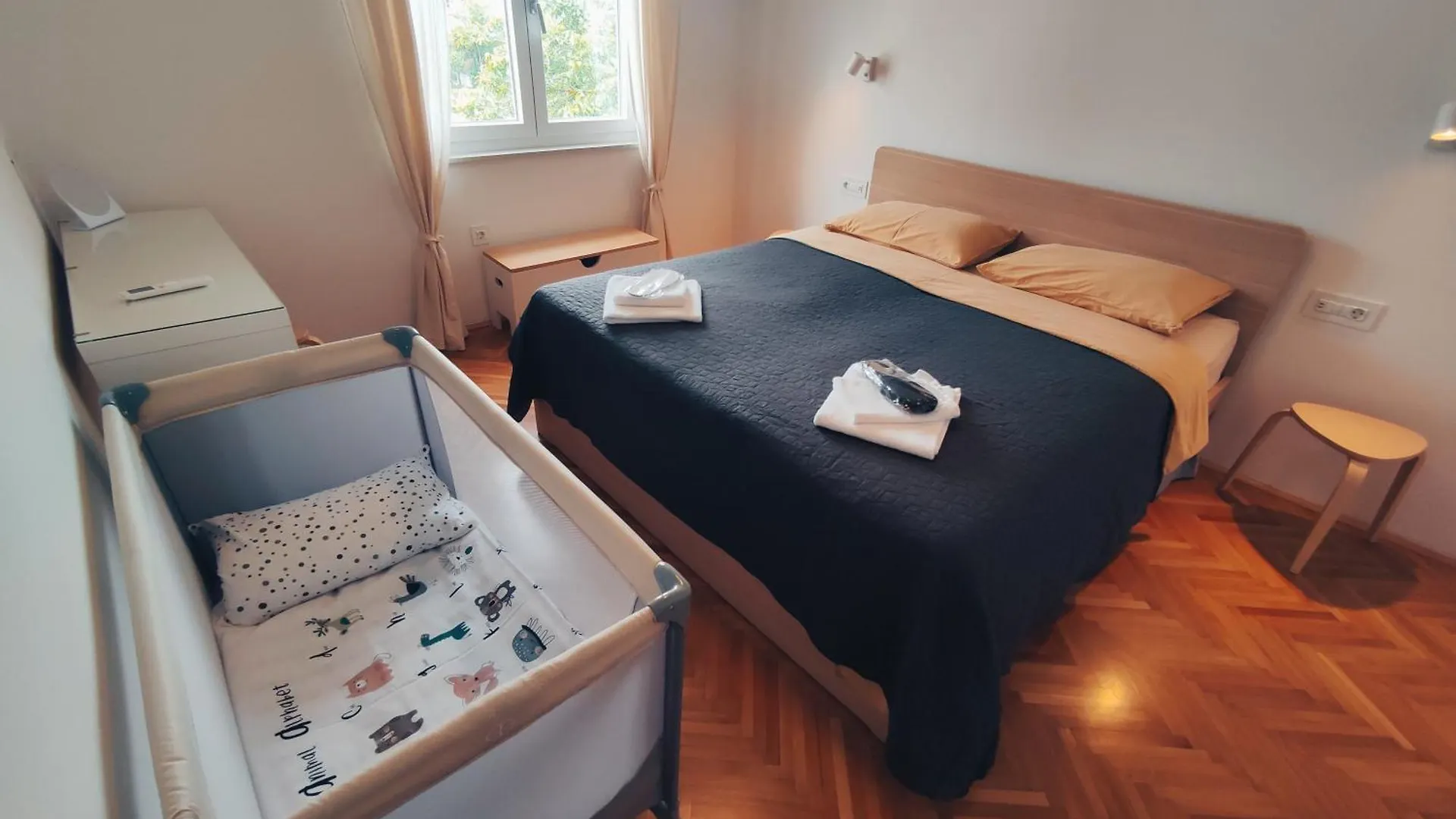 Sunny Aura Beach Apartment - Spacious And Bright, With Parking Pula 0*,  Croacia